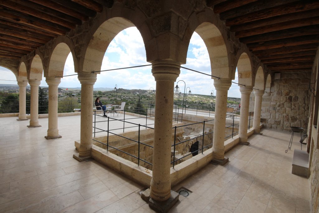Acropolis Cave Suite Hotel — фото 3