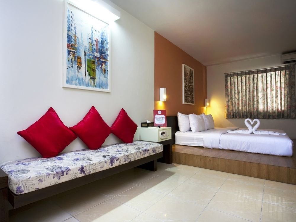 Бангкок: NIDA Rooms Talat Yot Night Market