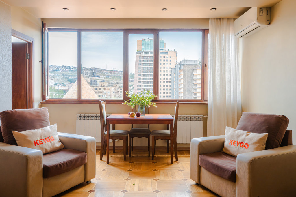 Ереван: Апартаменты 2BR/Near Opera/Overlooking Yerevan/Selfenter/Keygo 24