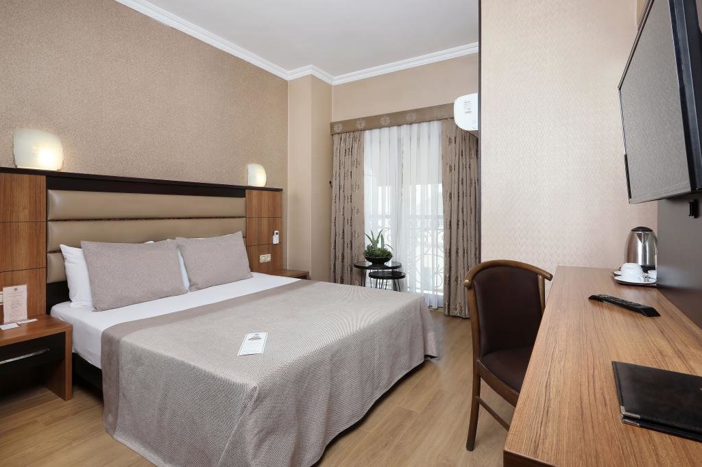 Измит: New Balturk Otel Izmit