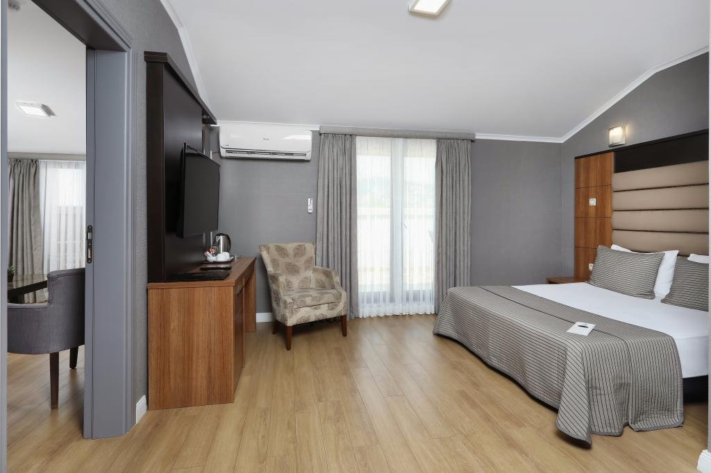 Измит: New Balturk Otel Izmit