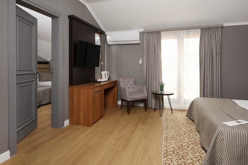 Измит: New Balturk Otel Izmit