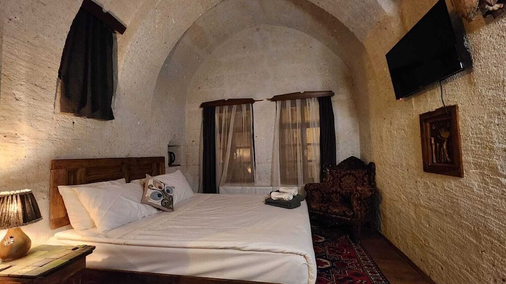 Аванос: Avangart Otel
