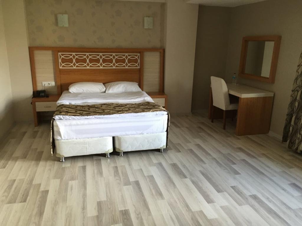 Ыгдыр: Hotel Dedemin