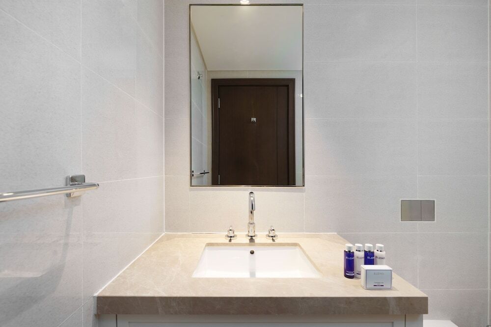 Дубай: Maison Privee - Ultra Chic High-Floor Apt w/ Direct Burj Khalifa & Fountains Views
