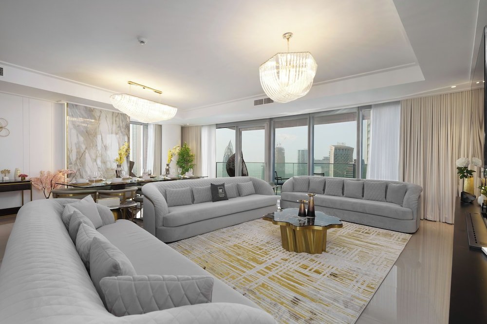 Дубай: Maison Privee - Ultra Chic High-Floor Apt w/ Direct Burj Khalifa & Fountains Views