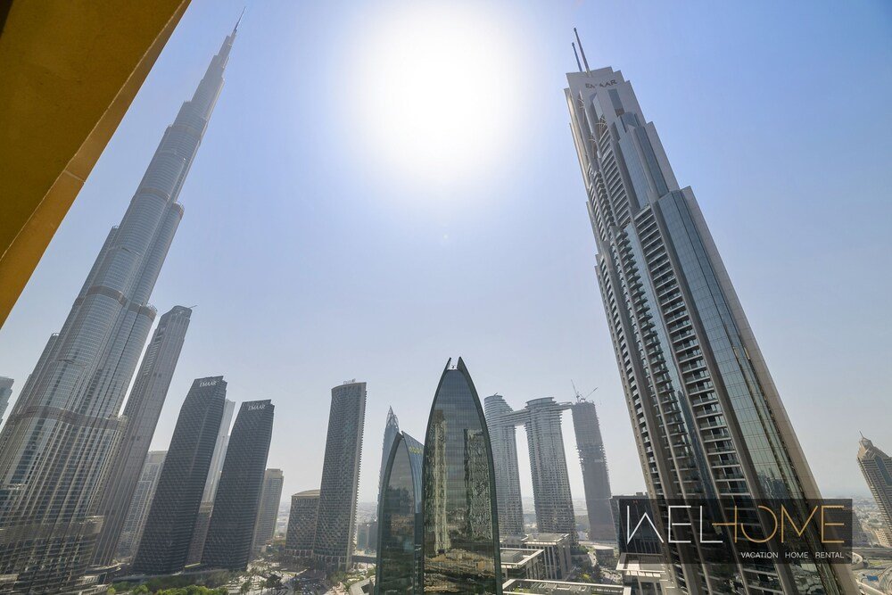 Дубай: WelHome - Breathtaking Apt with Partial View of Burj Khalifa