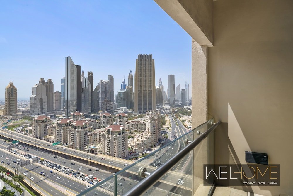 Дубай: WelHome - Breathtaking Apt with Partial View of Burj Khalifa