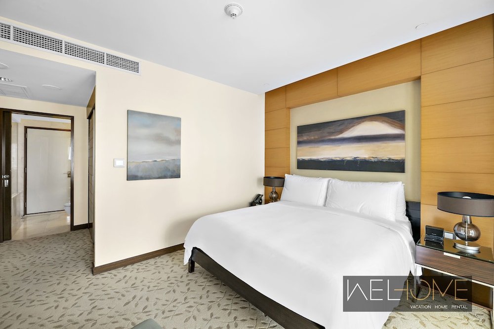 Дубай: WelHome - Breathtaking Apt with Partial View of Burj Khalifa