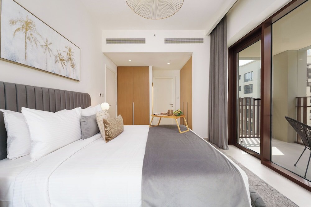 Дубай: Maison Privee - Alluring Modern Apt in Dubai Creek Beach