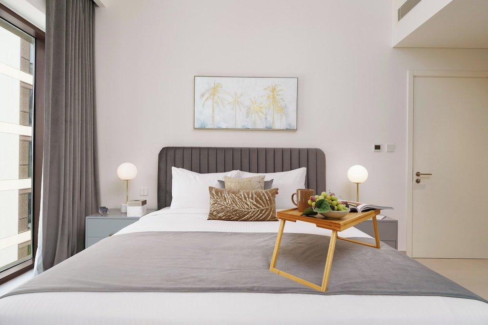 Дубай: Maison Privee - Alluring Modern Apt in Dubai Creek Beach