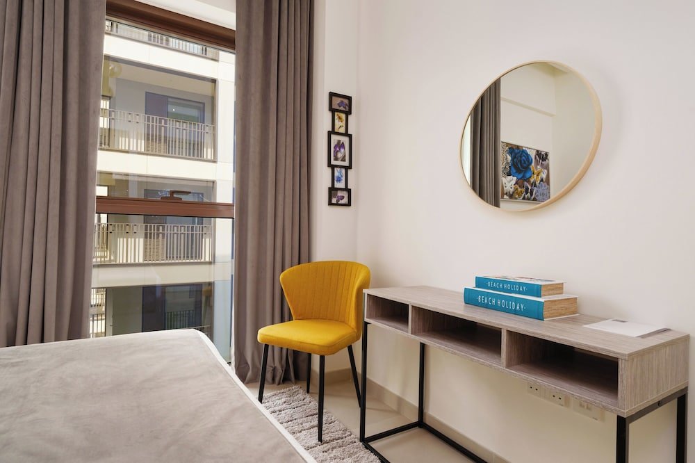 Дубай: Maison Privee - Alluring Modern Apt in Dubai Creek Beach