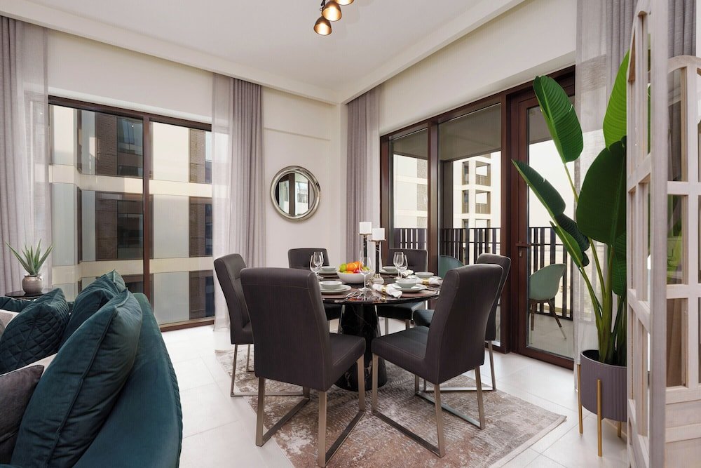 Дубай: Maison Privee - Alluring Modern Apt in Dubai Creek Beach
