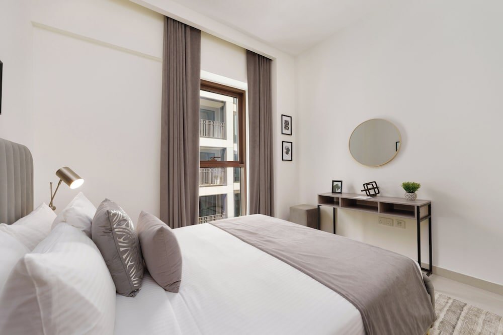 Дубай: Maison Privee - Alluring Modern Apt in Dubai Creek Beach