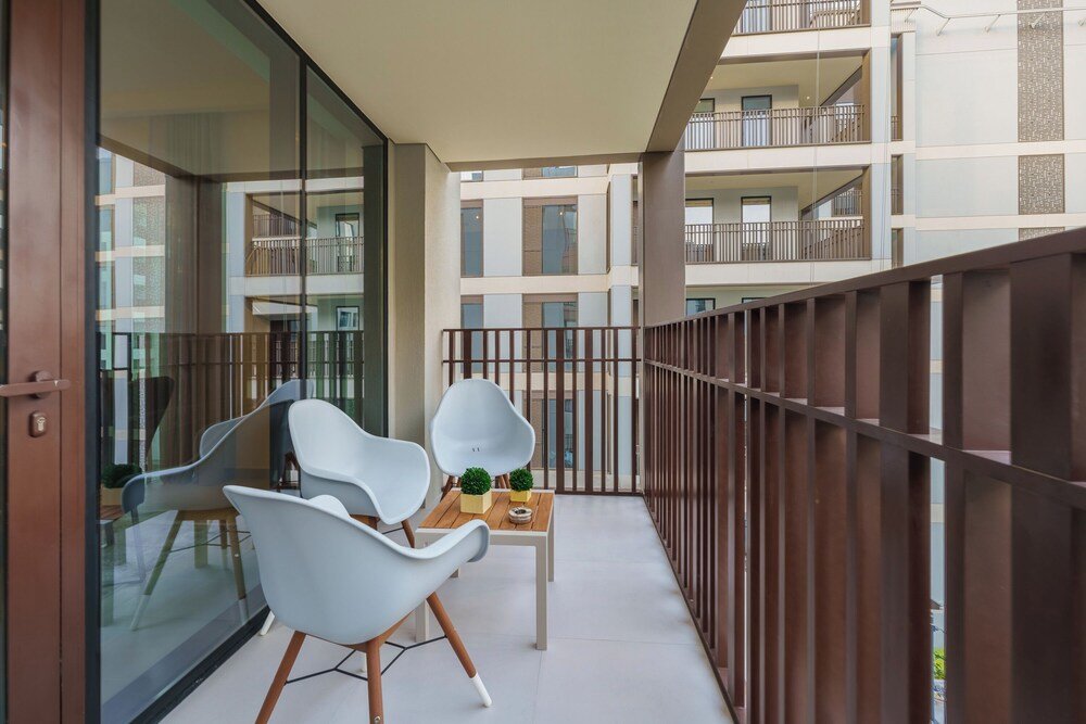 Дубай: Maison Privee - Alluring Modern Apt in Dubai Creek Beach