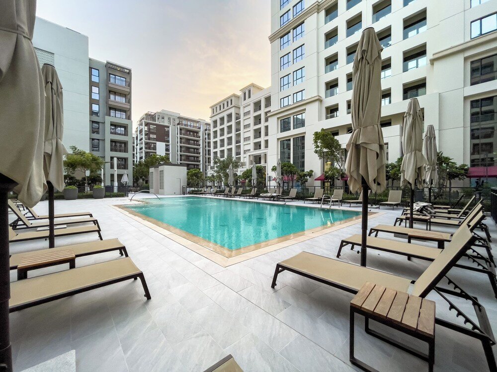 Дубай: Maison Privee - Alluring Modern Apt in Dubai Creek Beach