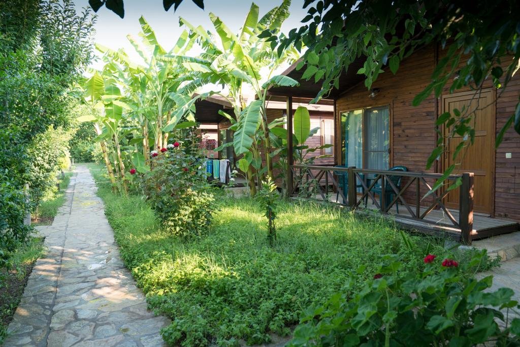 Чиралы: Serenity Bungalow