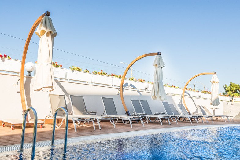 Чешме: As Otel