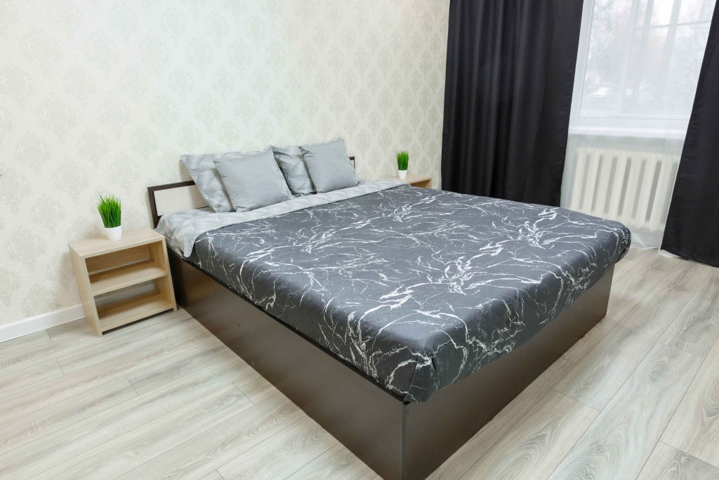 Смоленск: Квартира SmolSutki Марины Расковой 4 Корпус 1
