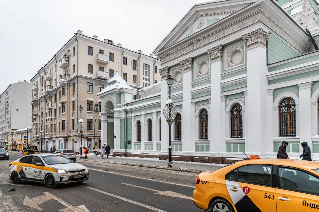 Москва: Квартира 4х комнатная с парковкой возле Кремля