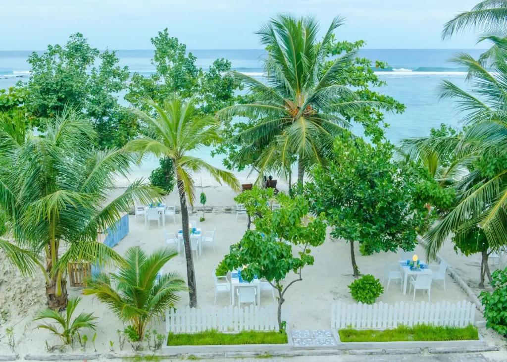Северный атолл Мале: Отель Season Holidays at Hulhumale