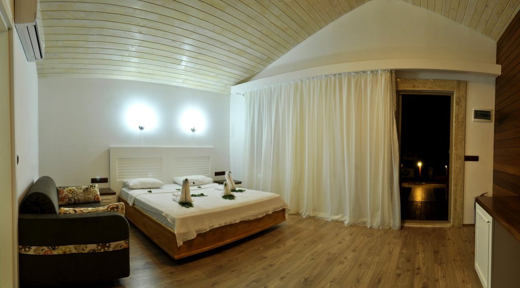Чиралы: Seven Seasons Hotel