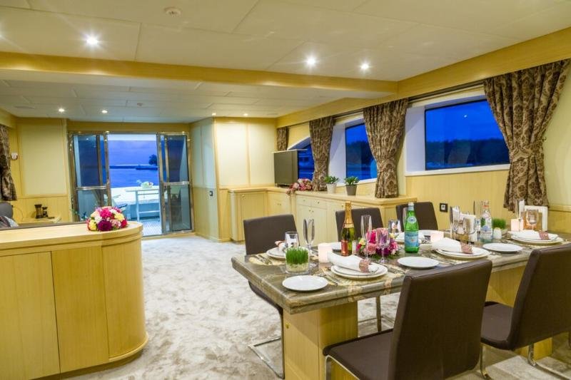 Северный атолл Мале: Fantom Luxury Yacht