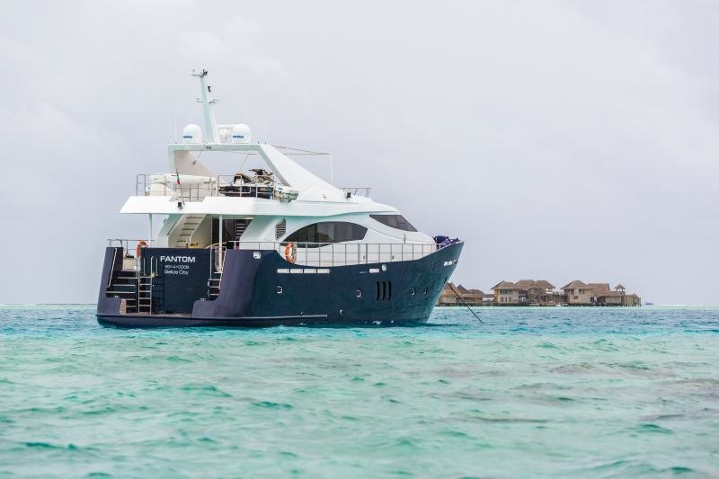 Северный атолл Мале: Fantom Luxury Yacht