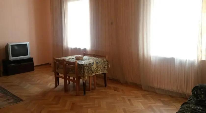 Ереван: Big House Small Price