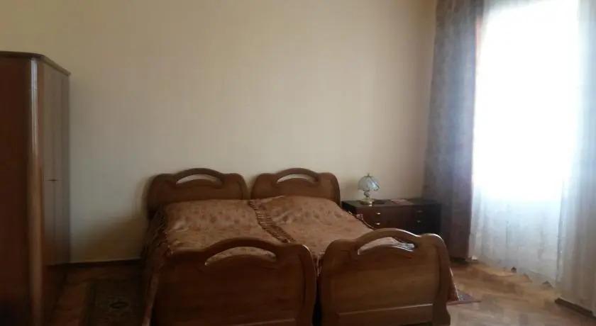 Ереван: Big House Small Price