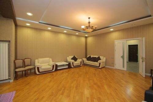 Баку: UZEIR GADGIBEKOVA 25 Street BULVAR
