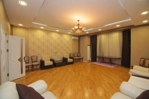 Баку: UZEIR GADGIBEKOVA 25 Street BULVAR