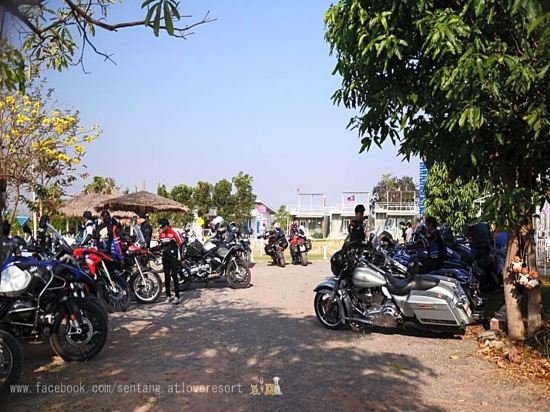 Банрай: Sentang at Love Resort