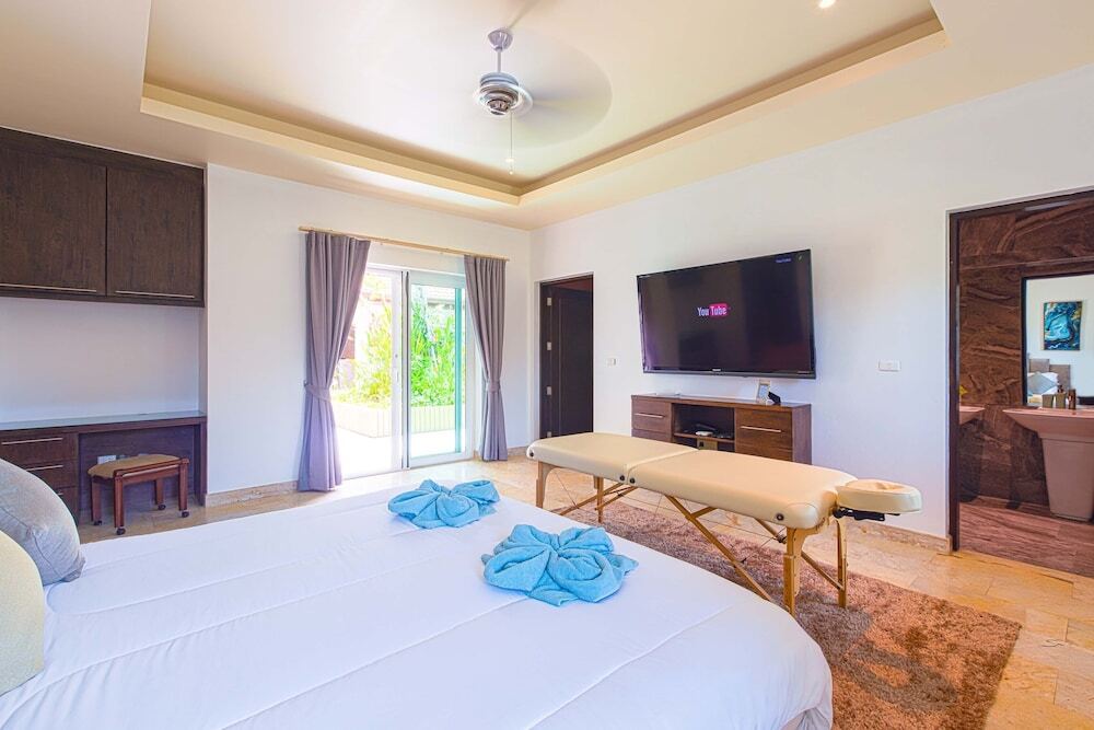 Чаам: 6BR Luxury Tropical Pool Villa PH125