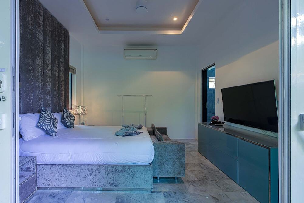 Чаам: 6BR Luxury Tropical Pool Villa PH125