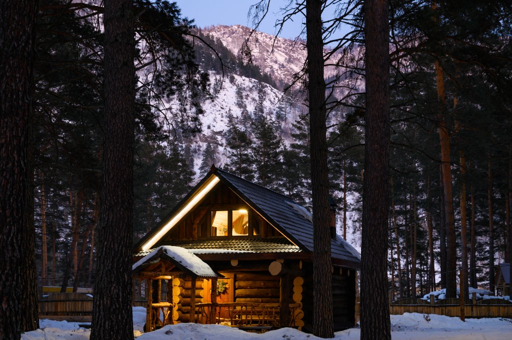 Манжерок: Tayozhnyy Ugol Holiday park