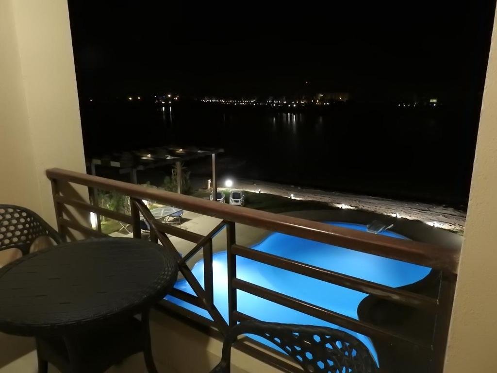 Unique 4-rooms villa w/private pool, beach & dock. — фото 5