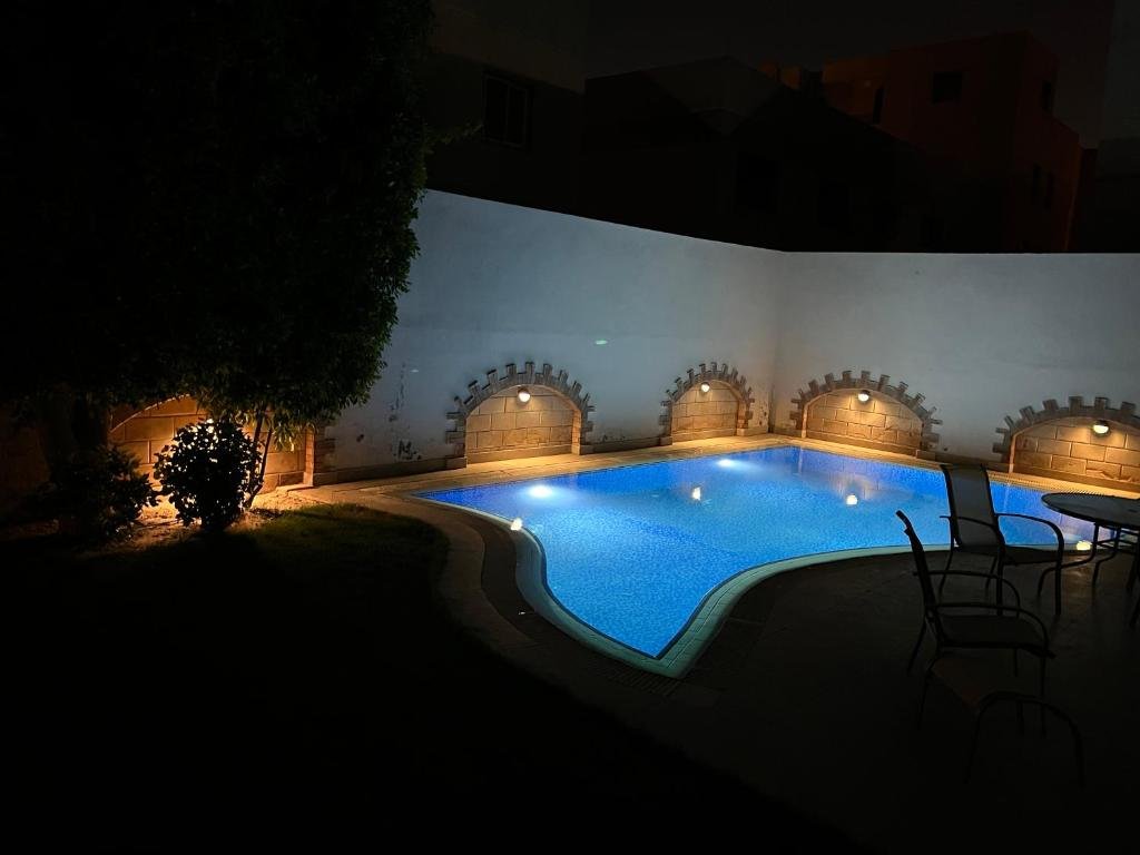 Каир: 4 bedroom villa with garden and private pool