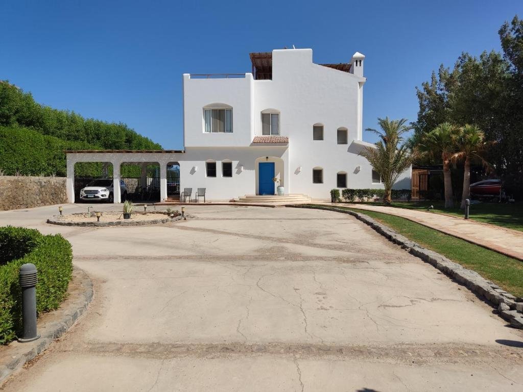EL GOUNA-Elegant 4-bedroom Villa with Heated Pool — фото 5