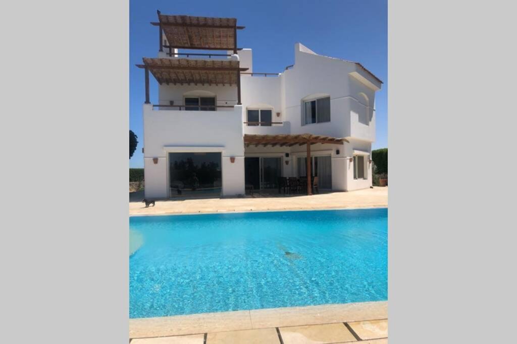 Хургада: Villa with 5 bedrooms & 4 bathrooms - private heated pool
