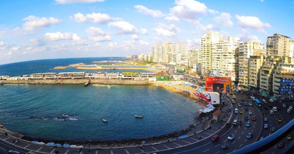 Alexandria Luxury Apartments Gleem 2 Direct Sea View — фото 1