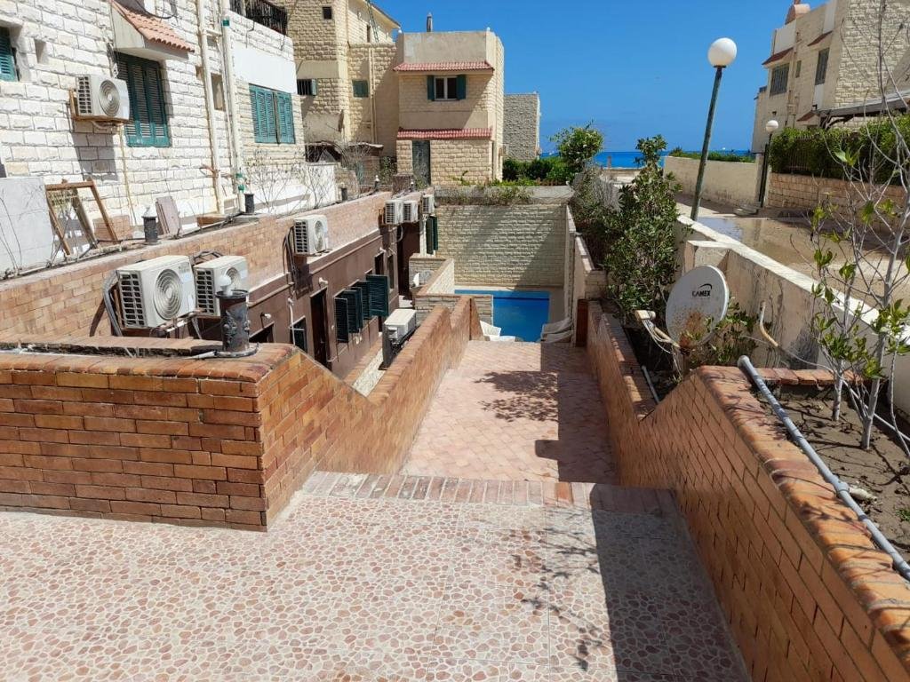 Эль-Аламейн: no 4and5 Basement Chalets 2 Beds Green Beach on the pool 114b