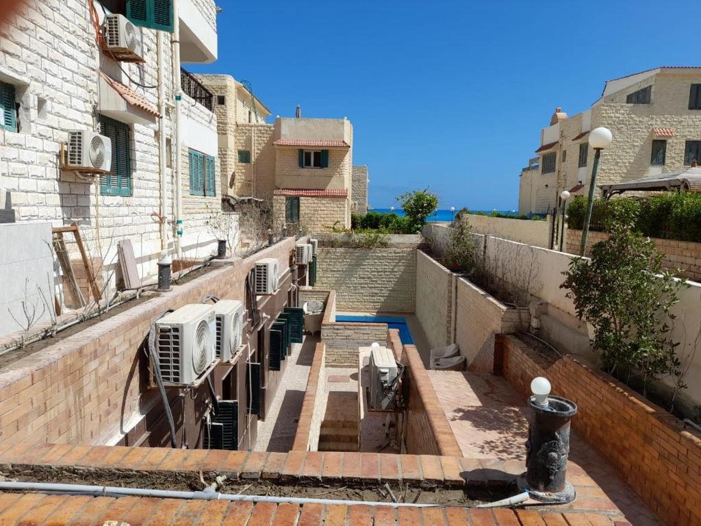 Эль-Аламейн: no 4and5 Basement Chalets 2 Beds Green Beach on the pool 114b