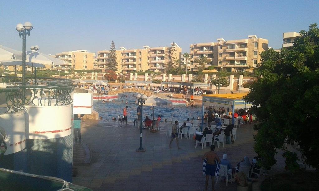 Эль-Аламейн: no 4and5 Basement Chalets 2 Beds Green Beach on the pool 114b