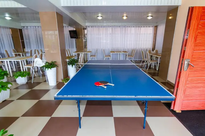 Небуг: Guest House Admiral