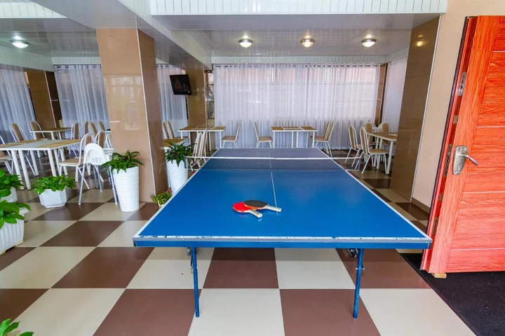 Небуг: Guest House Admiral