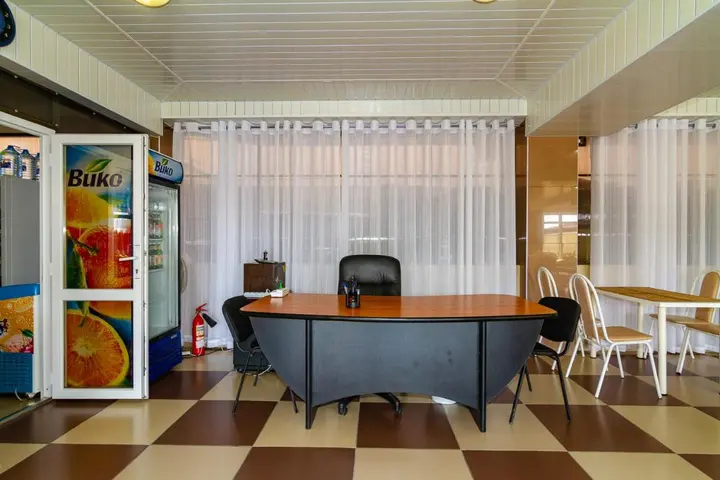 Небуг: Guest House Admiral