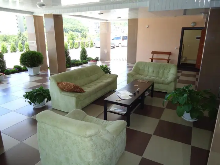 Небуг: Guest House Admiral
