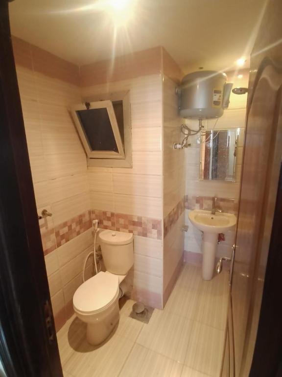 Эль-Аламейн: Lovely 2 Bedroom Home Vacation on North Coast beside Alalmin towers