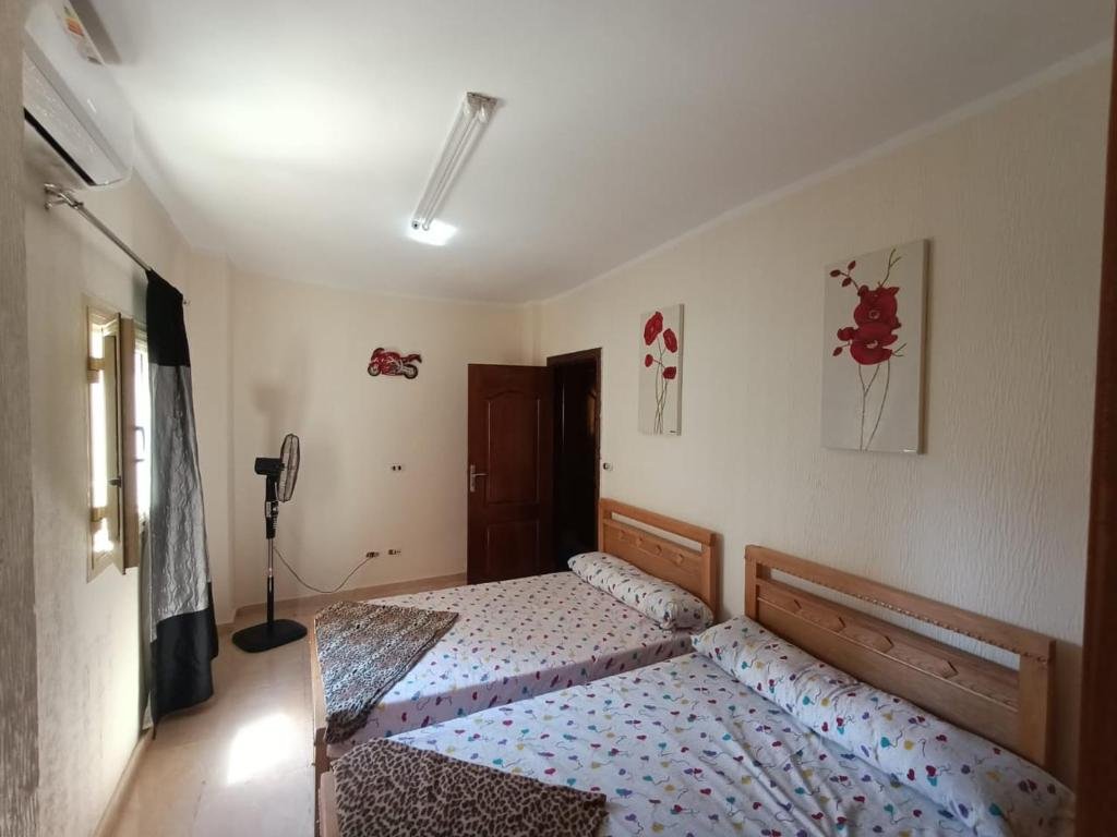 Эль-Аламейн: Lovely 2 Bedroom Home Vacation on North Coast beside Alalmin towers